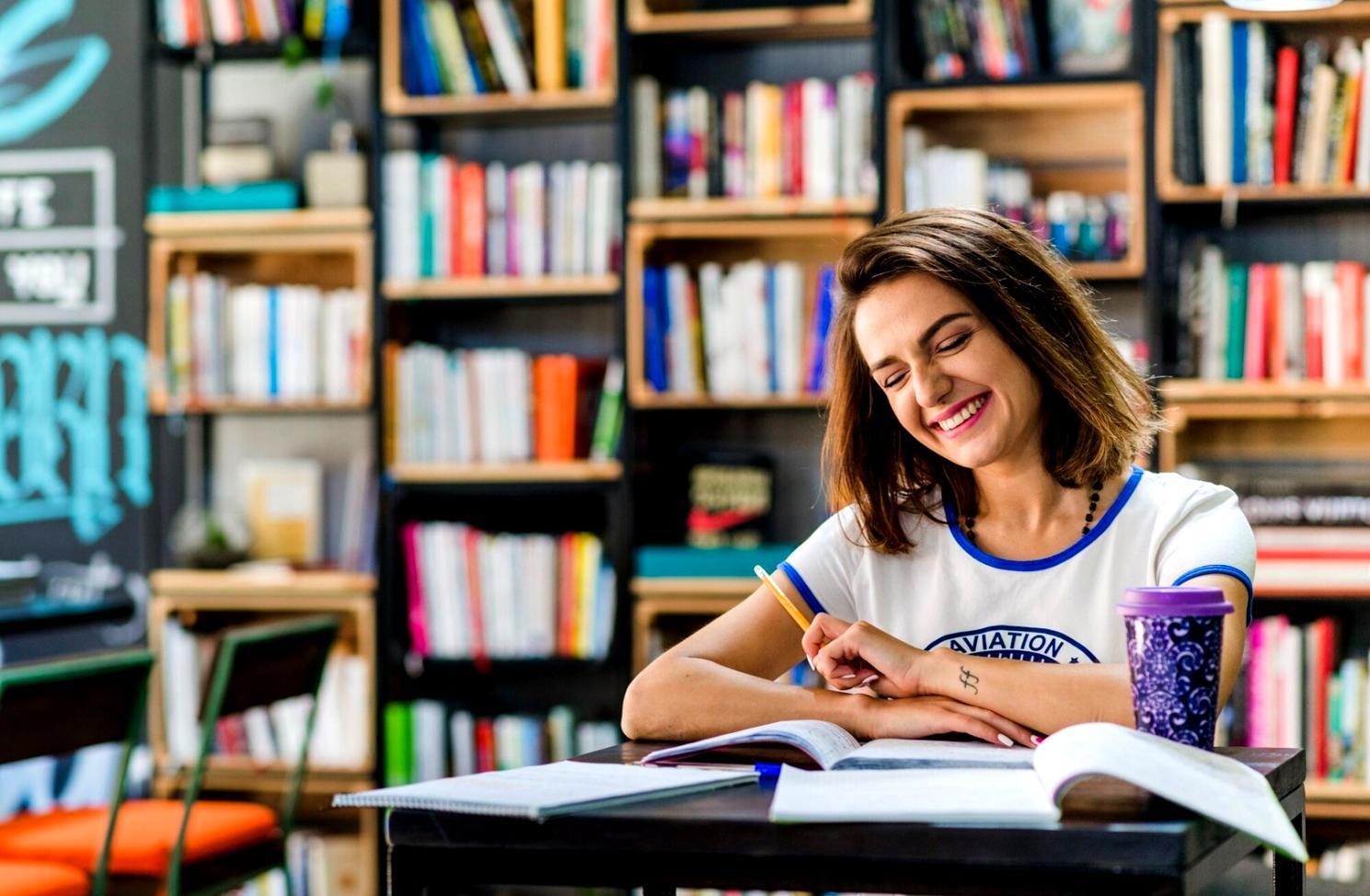 Workshop Teilnehmer beim Erstellen ihrer Budgetpläne